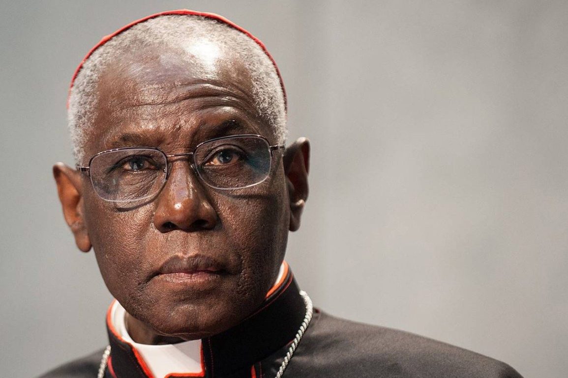Papa renuncia cardenal Sarah