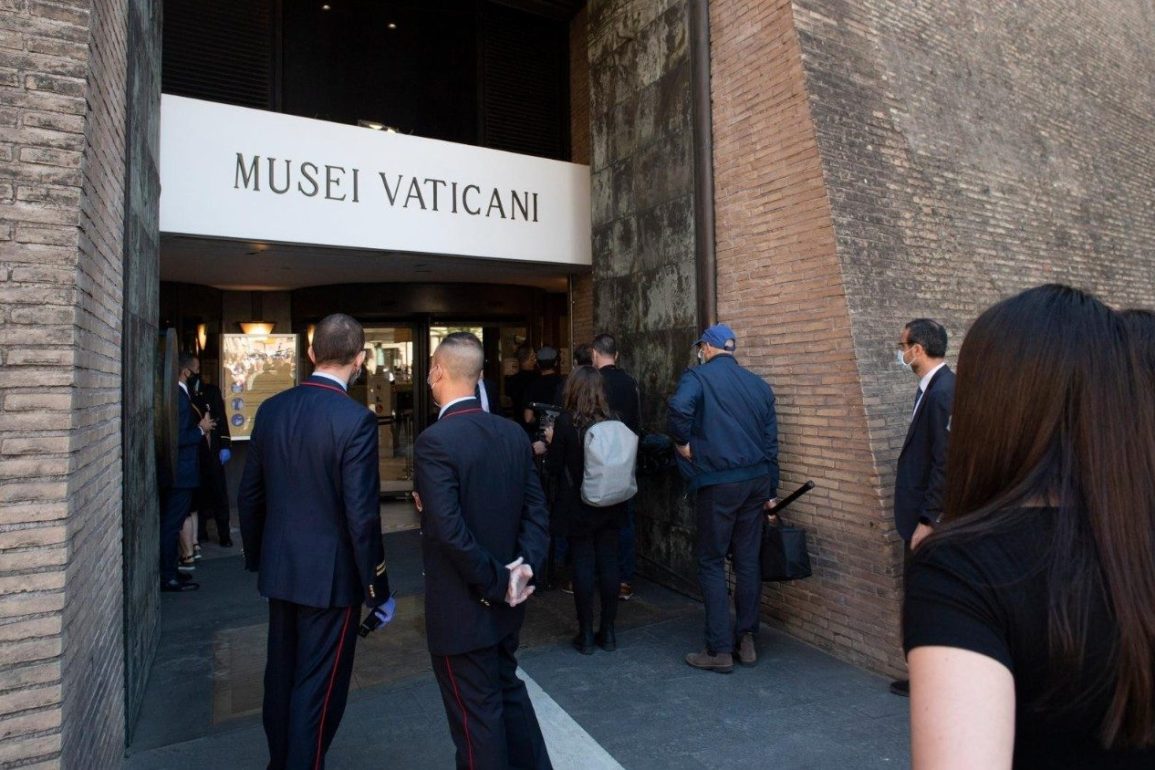 Museos Vaticanos puertas
