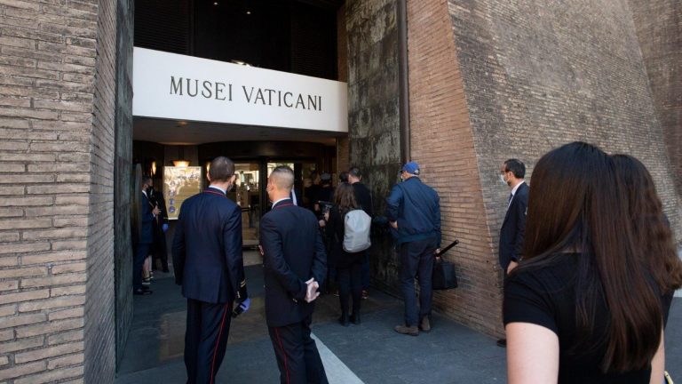 Vatican Museums Close Doors
