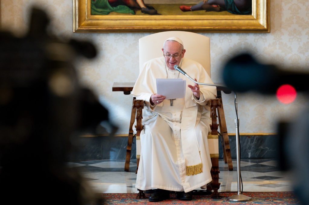 El Papa anima a “acercarse a la santa humanidad de Jesús”