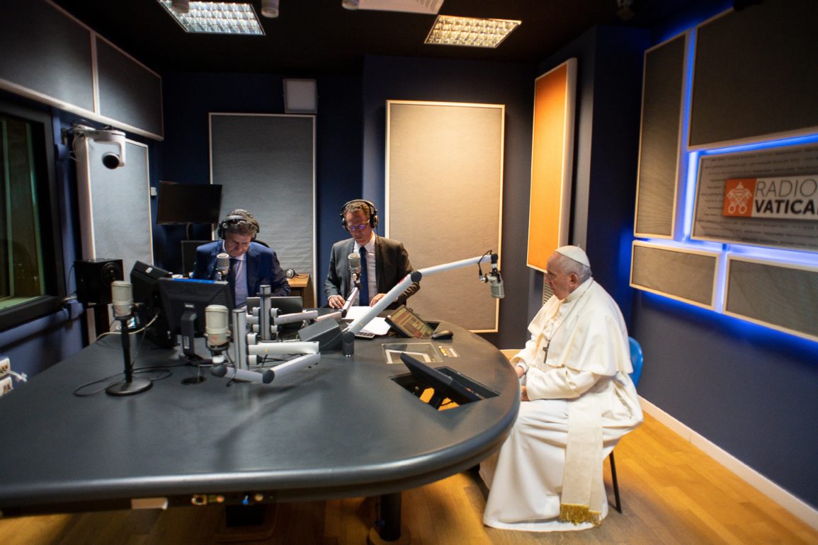 Papa visita Dicasterio Comunicación