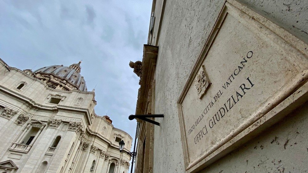 Tribunal Vaticano magistrada