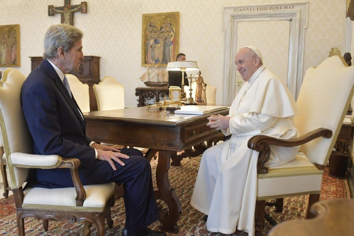 Papa John Kerry