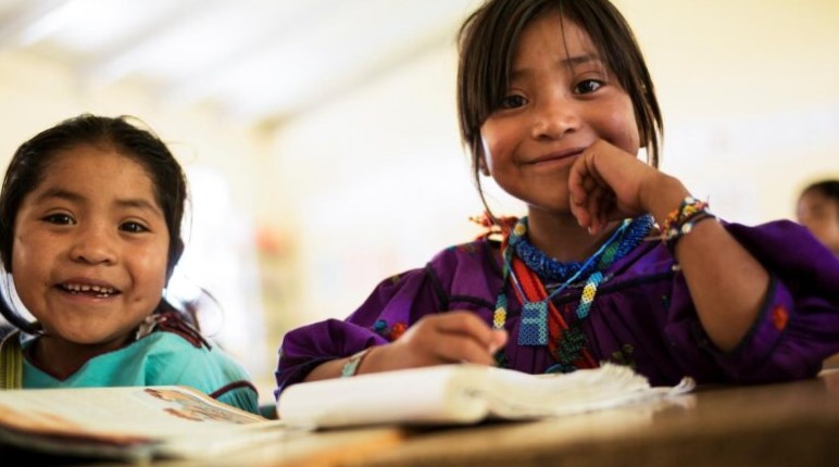 Ecuador Iglesia convenio estudiantes