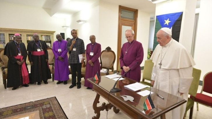 Papa políticos Sudán dignidad