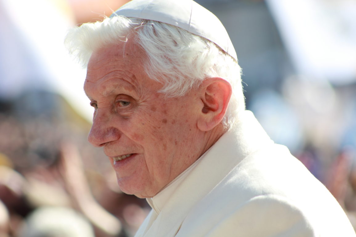 Benedicto XVI 70 años