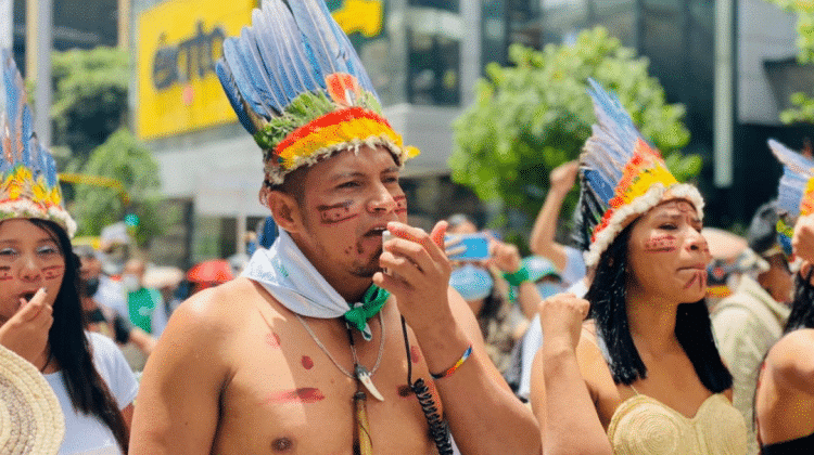 Día Pueblos Indígenas punto