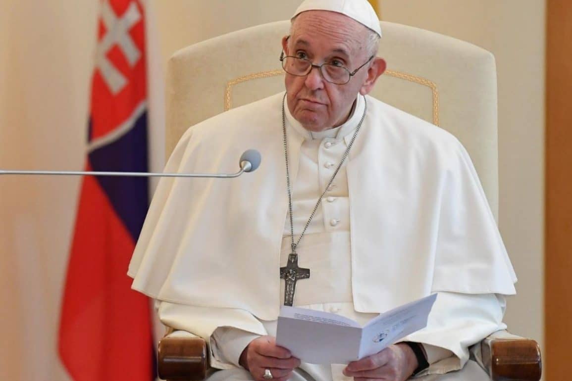 Papa religiosos contemplación caridad