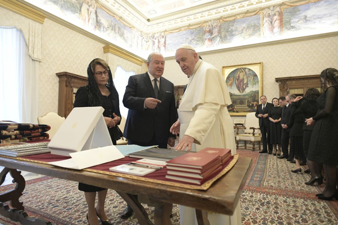 Pope Francis President Armenia