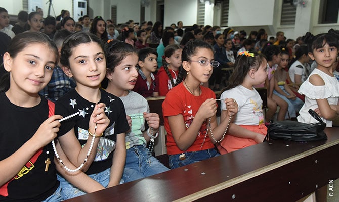 Hundreds of Thousands of Children Pray Rosary