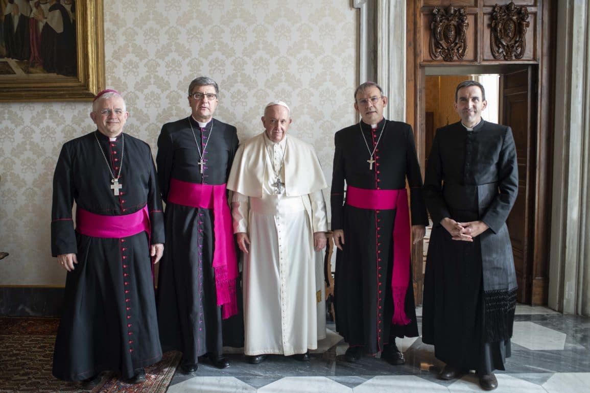 Papa dignidad obispos franceses