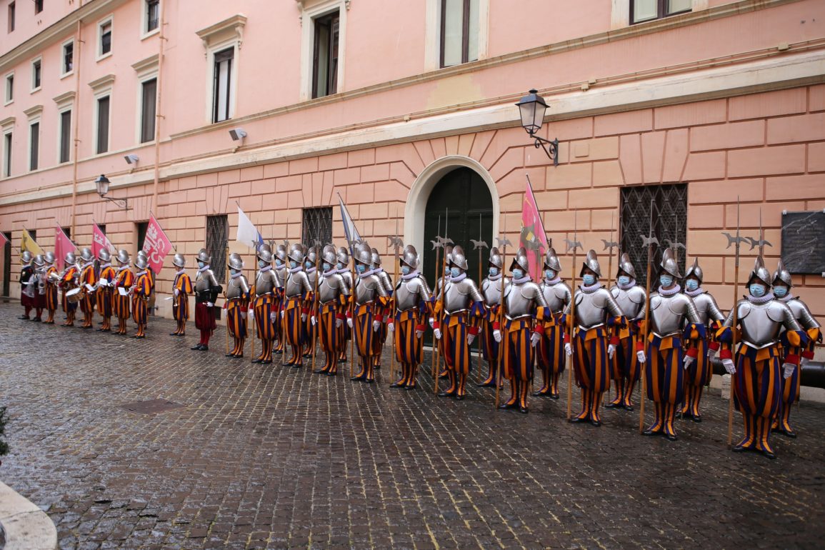 Papa Guardia Suiza Pontificia