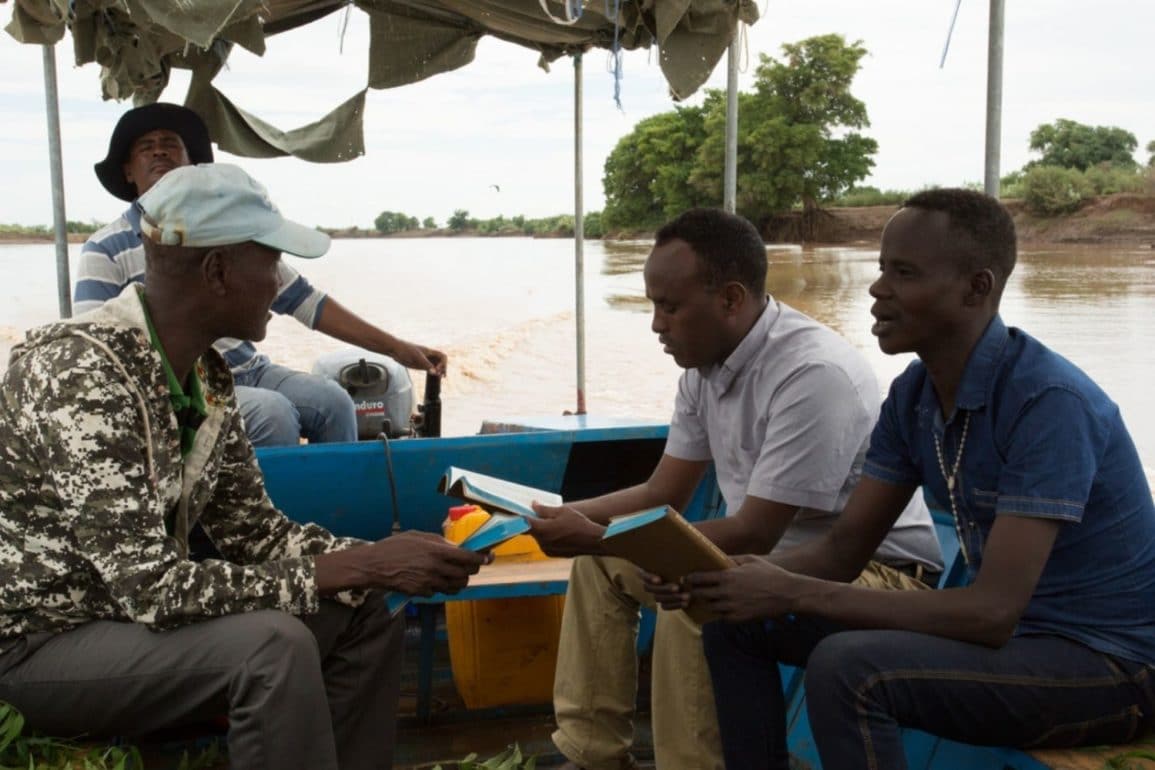 Amazonas misionero evangeliza barca