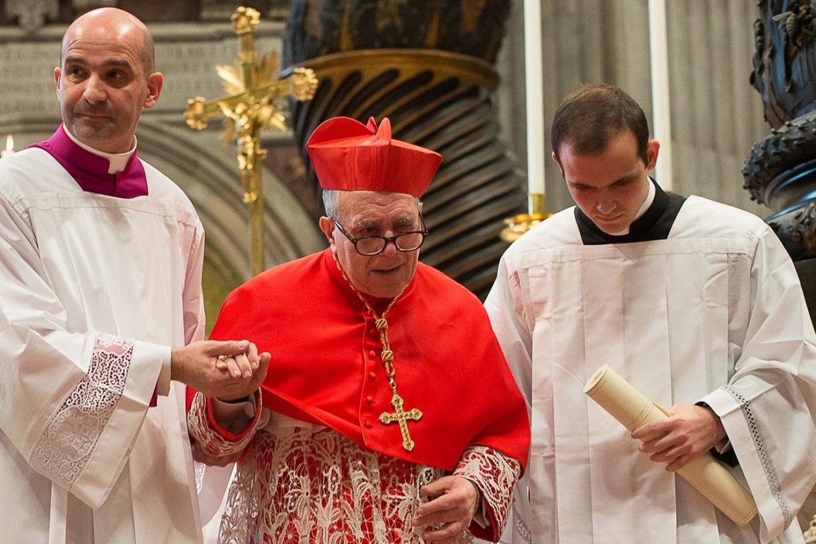 Pésame papa cardenal Magistris