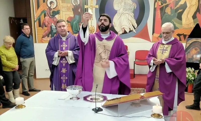 sacerdote misionero Ucrania vida