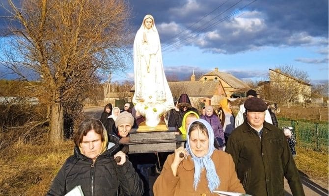 Ucrania ayuda Madre Dios