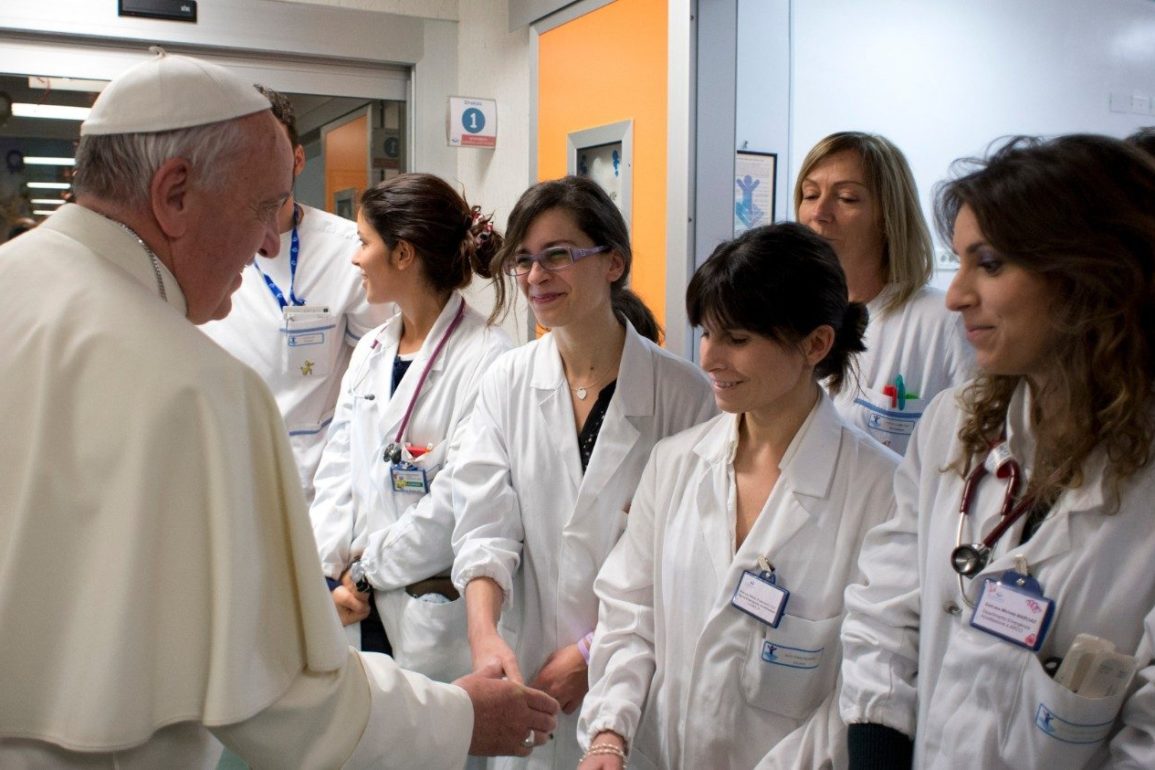 Papa rezar sanitarios