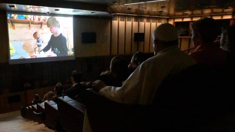 El Papa Francisco en la proyección de un documental (foto archivo): VATICAN MEDIA