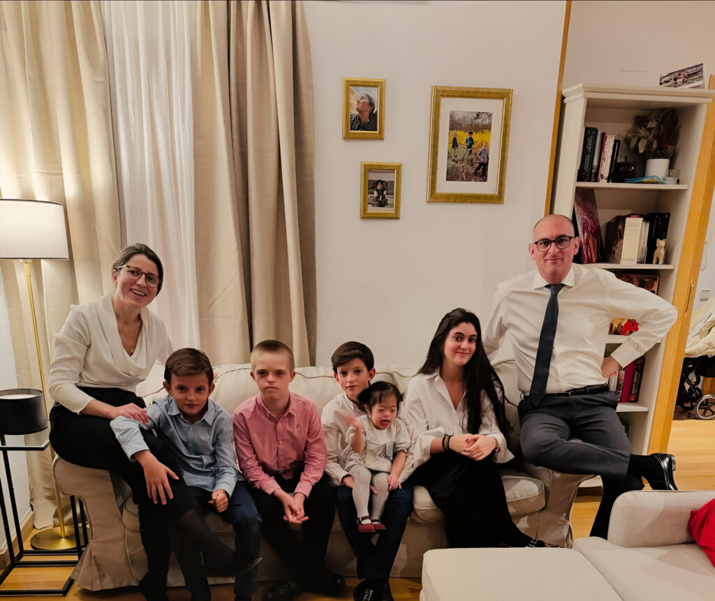 Abrazar el Plan B: La historia de Lola, madre de cinco hijos, dos con síndrome de Down