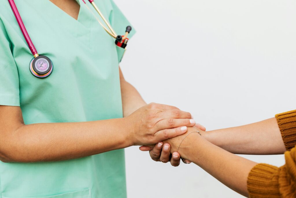 La asistencia social está demostrando ser una parte vital de la atención médica