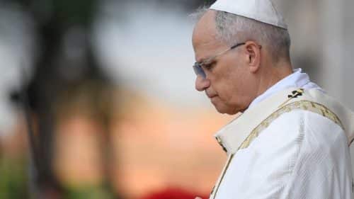 Papa Leone XIV si esprime a favore di Gaza: condanna l’attacco alla parrocchia cattolica e chiede il dialogo con Israele