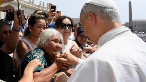 “No nos dejéis solos en la batalla de la vida”: León XIV anima a cuidar y valorar a los abuelos y ancianos