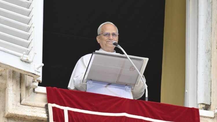 El Papa León XIV: “Dios nunca nos vuelve la espalda, ni siquiera cuando llegamos tarde a su puerta”