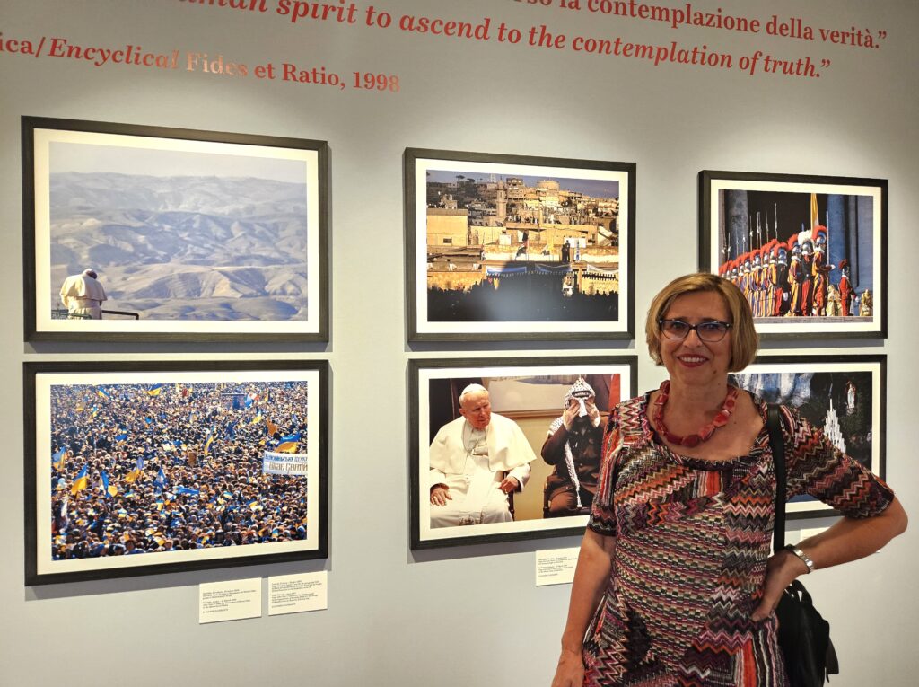 John Paul II in the Shots of a Great Photographer: Gianni Giansanti